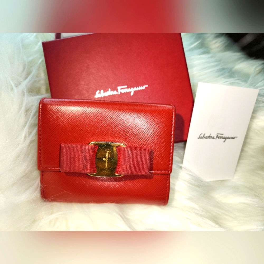 Salvatore Ferragamo Vara Wallet (1-13-A136) - Picture 10 of 16